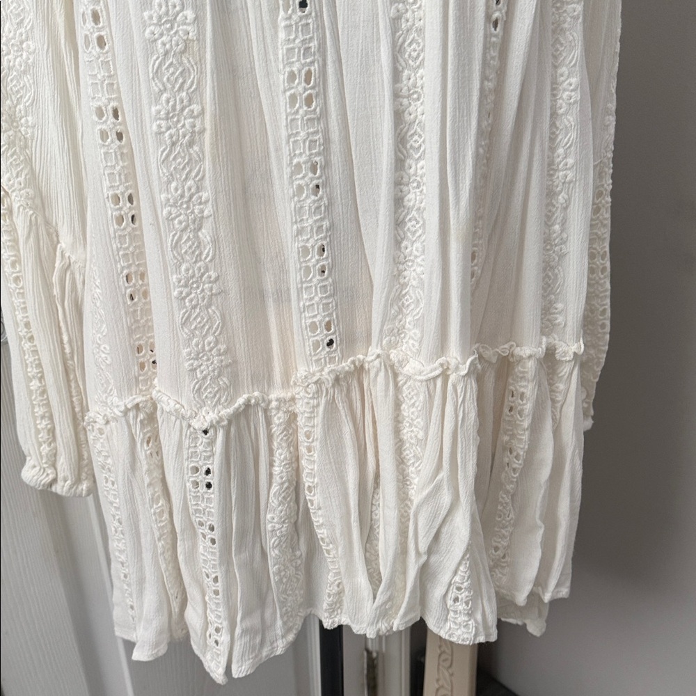 Free People Elegant White Lace Women's Top - Picture 3 of 10